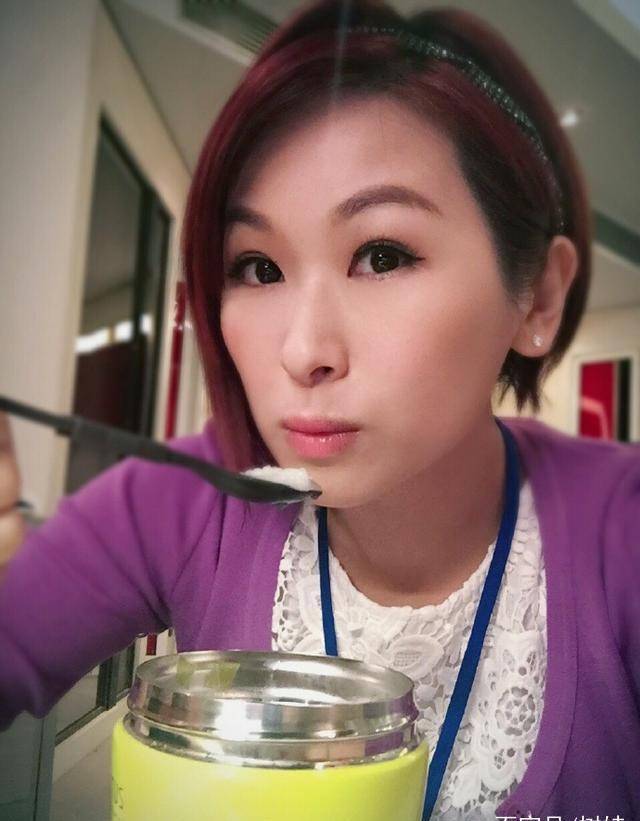 tvb御用颠婆赵希洛苦熬十年签tvb亲生女合约,高层乐易玲点名提拔_观众