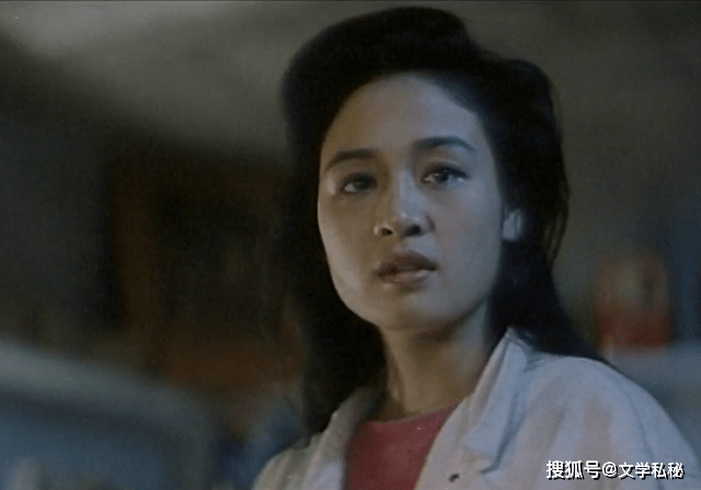 伍宇娟在《疯狂的代价》中全裸亮相,又在《都市奇缘》中再演浴女_电影_剧照_镜头