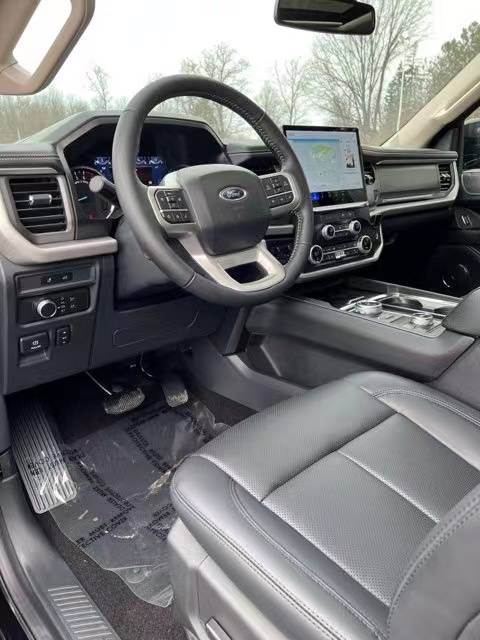 美式"大块头",2023版福特征服者亮相,旗舰尺寸 四驱,空间霸气