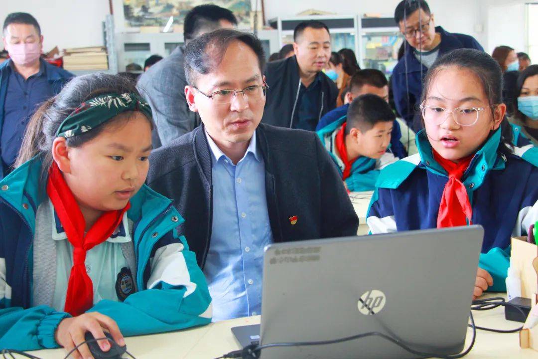 联合资源县第二小学党支部开展廉洁教育主题党日活动_陈萍_建设_创客