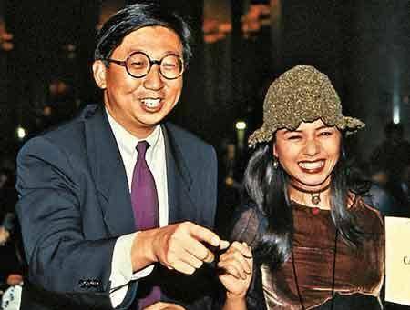 原创退隐29年丧夫13年游山玩水拒不复出的钟楚红到底多有钱