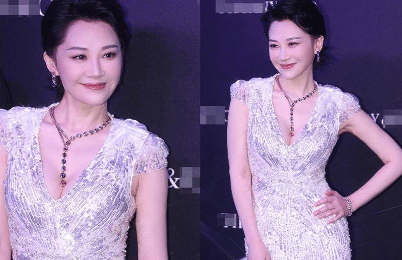 原创奶茶妹章泽天近照曝光生图艳压女明星尽显女总裁气质