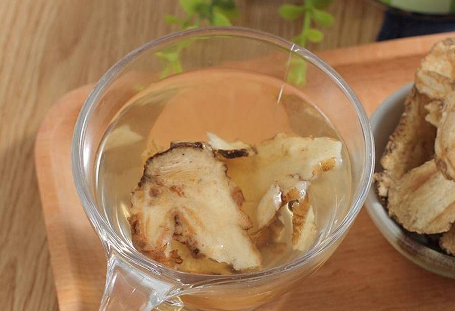 女人经常喝当归泡水坚持一段时间可能收获4个好处多了解