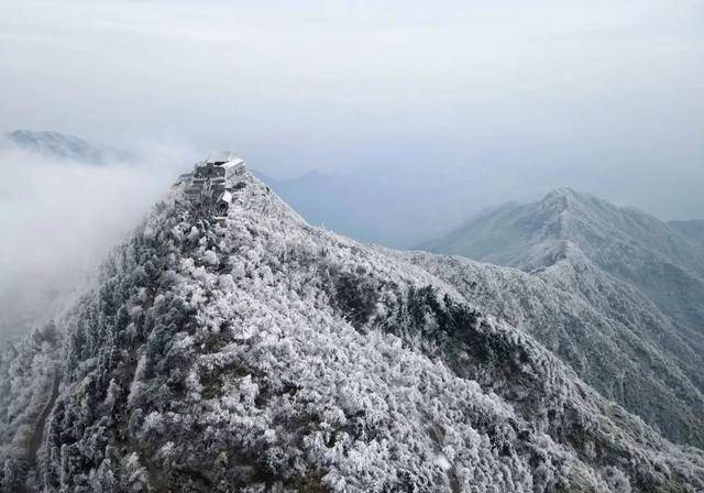 原創廣東妹子去湖南觀賞南嶽衡山霧凇一路上驚呼連連像誤入天宮