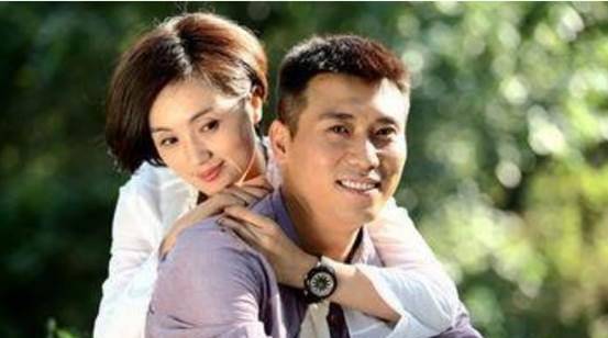 跟年轻女子进出酒店被拍,街上甜蜜牵手靠头_朱媛媛_好友_时候