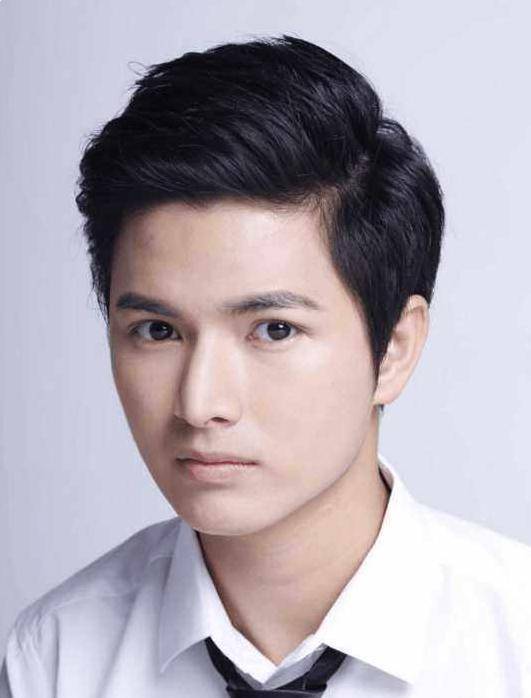 他本是周星驰助理,演"猪刚鬣"一炮而红,因一句话得到重用_陈炳_机会