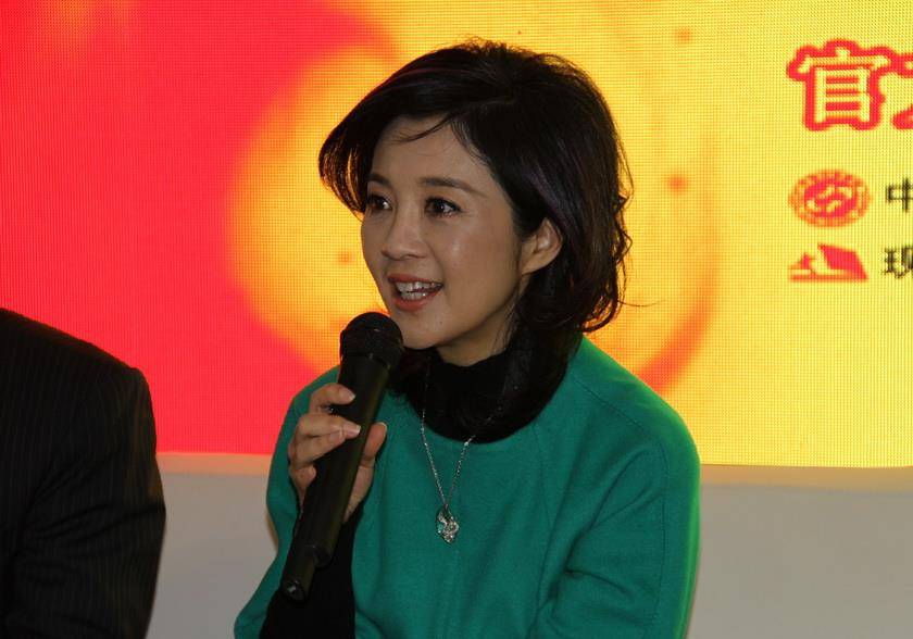 原创才女许戈辉天生丽质她女儿好可爱她的婚姻为何备受争议