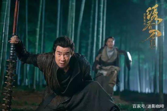 还有雁翎刀(沈炼),绣春刀(锦衣卫),斩马刀(陆文昭),流星锤(郑掌班),手