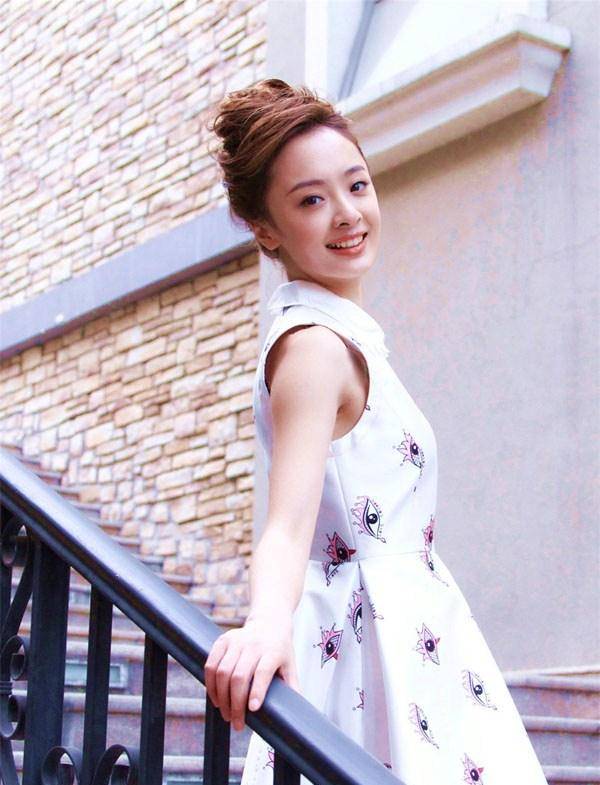 这一个女演员叫做孙铱,之前在扮演张嘉译女儿的时候,演技也是可圈可点