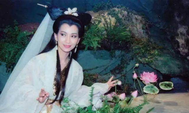 颜值不输赵雅芝的女星，与痴情富豪相识16年，60岁至今未婚