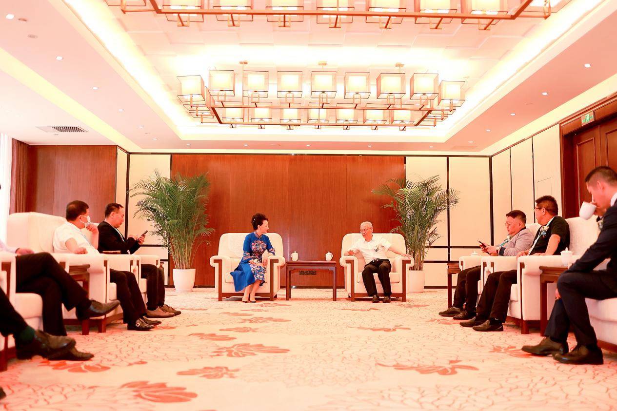 儒道万里海纳百川成都蓝海御华饭店盛装开业