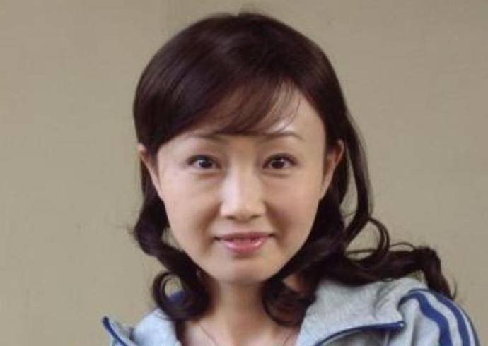 虽然保剑锋和黄慧颐这两人在一起的十年中感情一直都很融洽,但最终