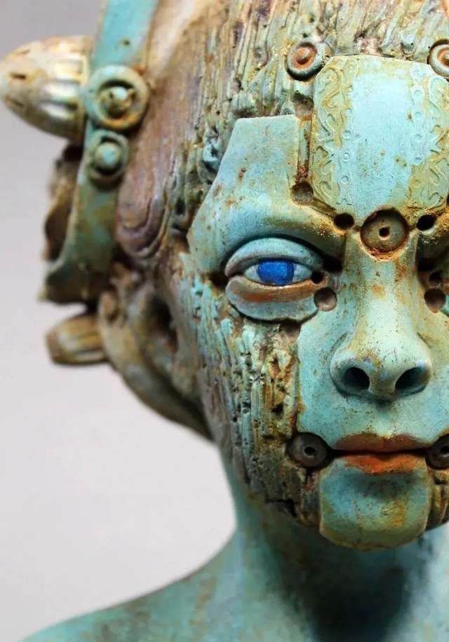 tomásbarcelós神秘的未来主义雕塑