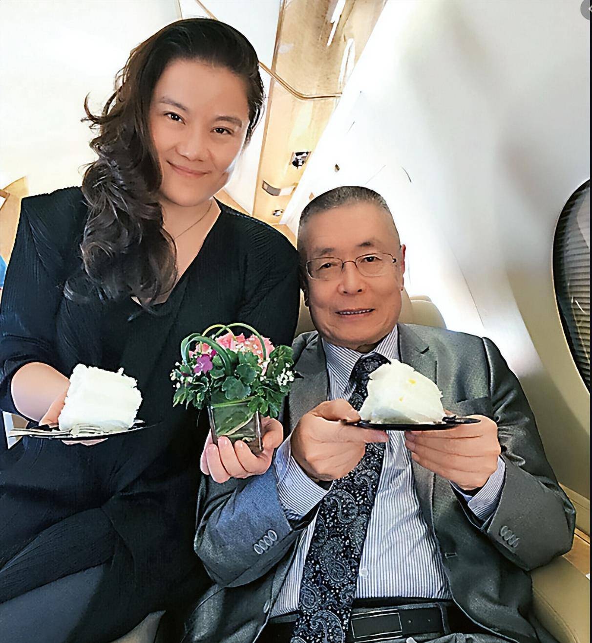 钢琴家刘诗昆:两婚两离,76岁娶小37岁爱徒,81岁又添娃当爹_叶向真_盖