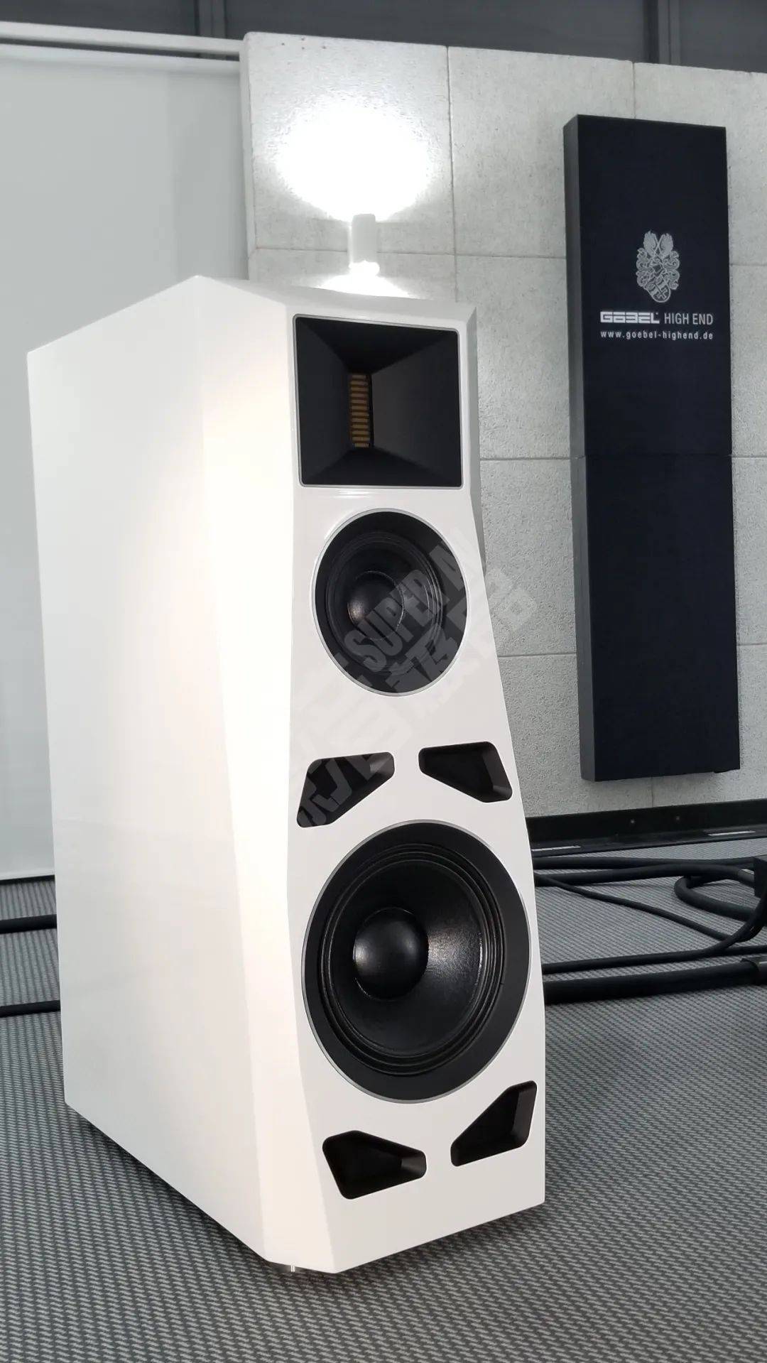 御品音响代理的德国g02bel推出divinsovereign岳飞旗舰低音炮