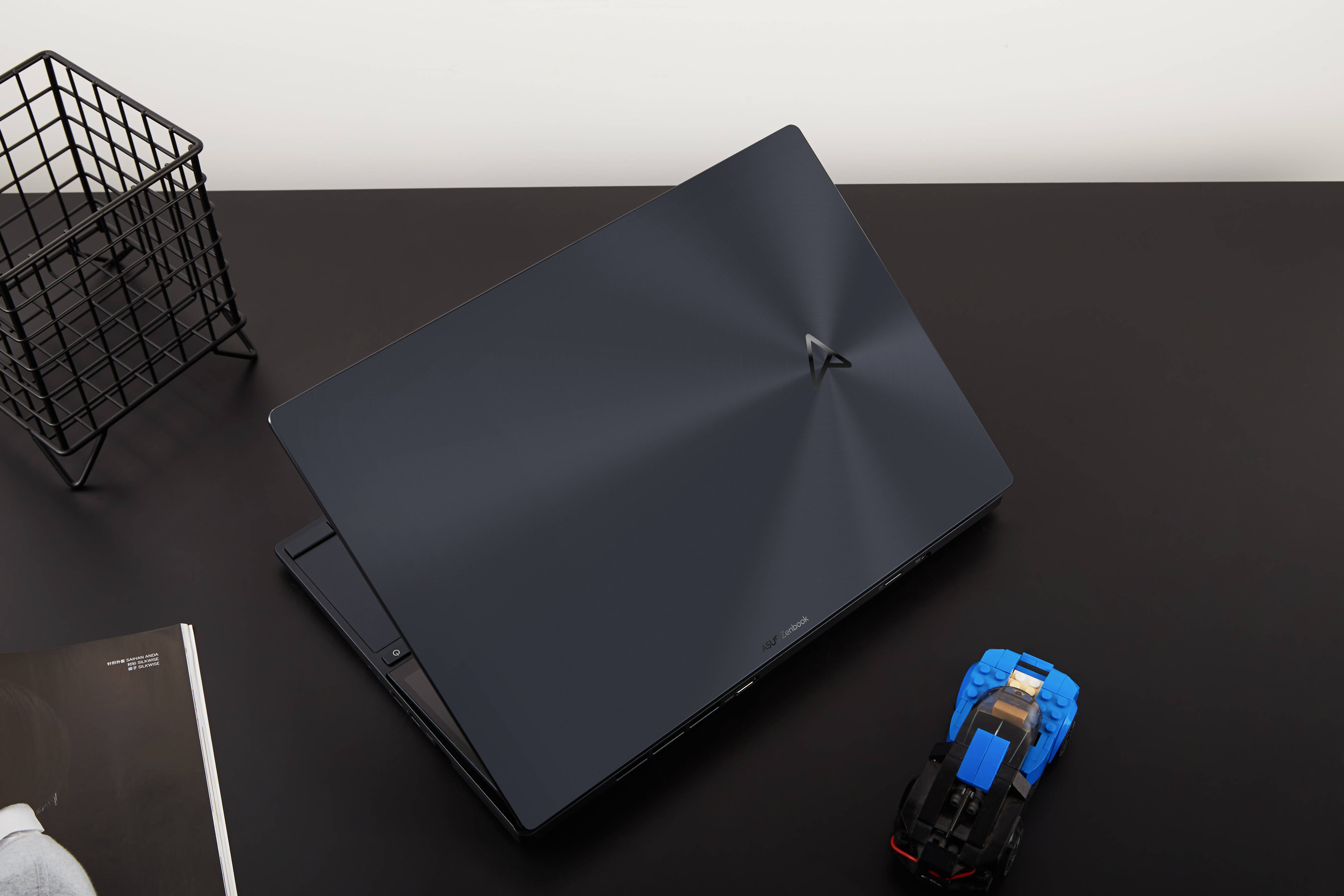 拒绝千篇一律多一块屏生产力翻一倍华硕灵耀x双屏pro图赏