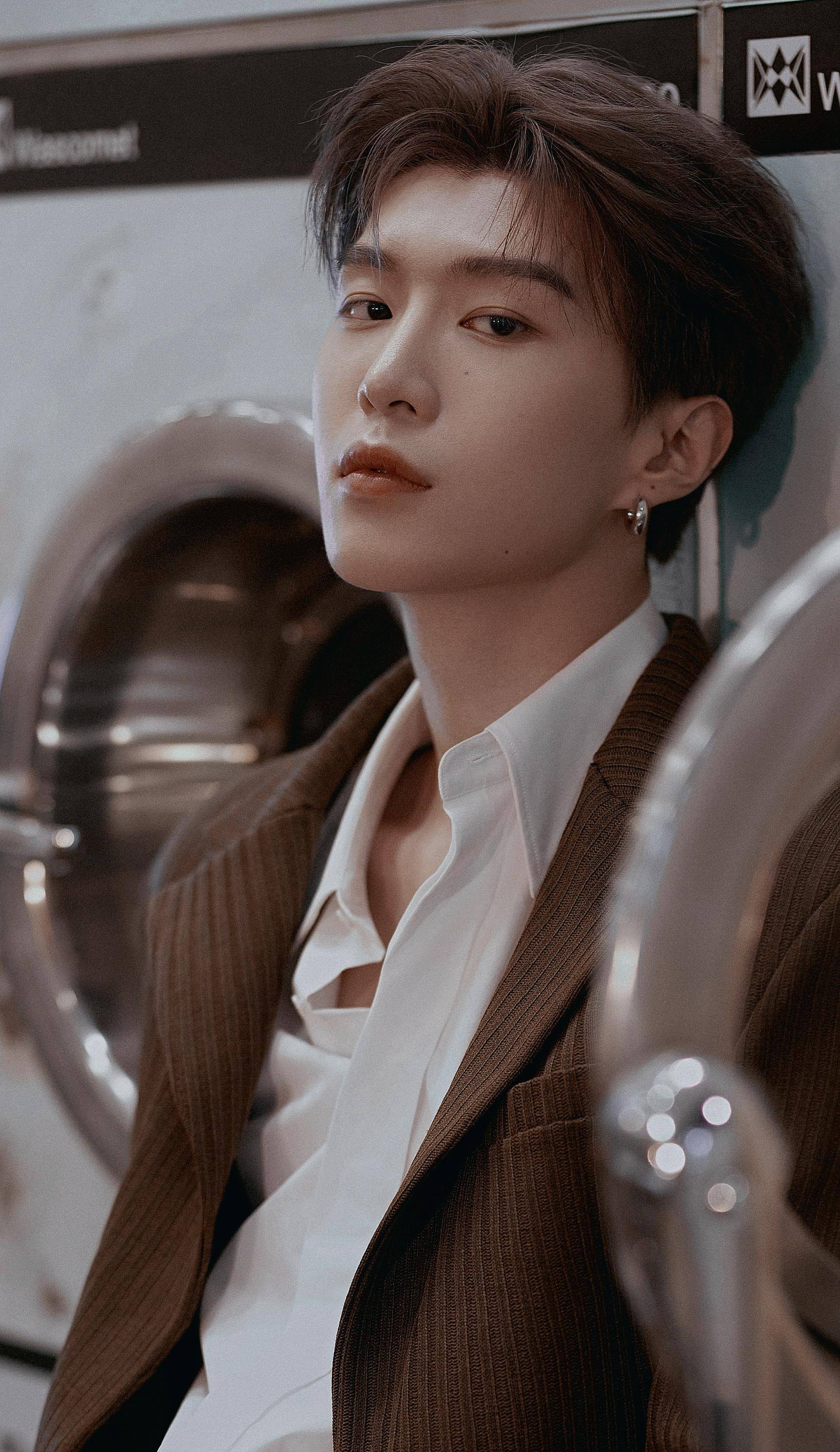 最近很绝的明星造型,范丞丞条纹西装,迪丽短发,杨幂最美民国白大褂