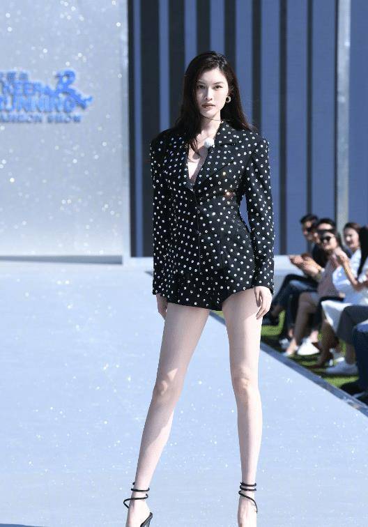 原创身高超175的10位女星个个卓立鸡群不用抠抠缩缩谎报身高