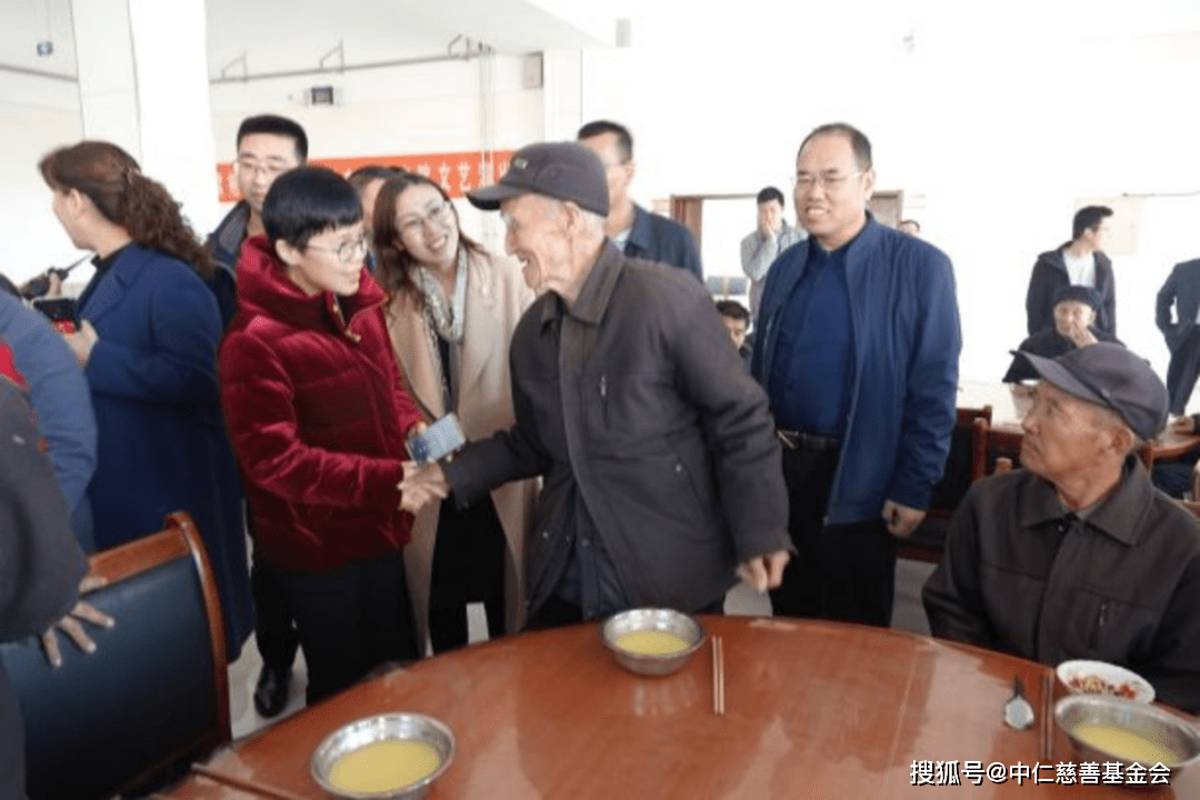 临淄区卫生健康局局长田军,副局长周丽,医政科科长高国等领导热情接待