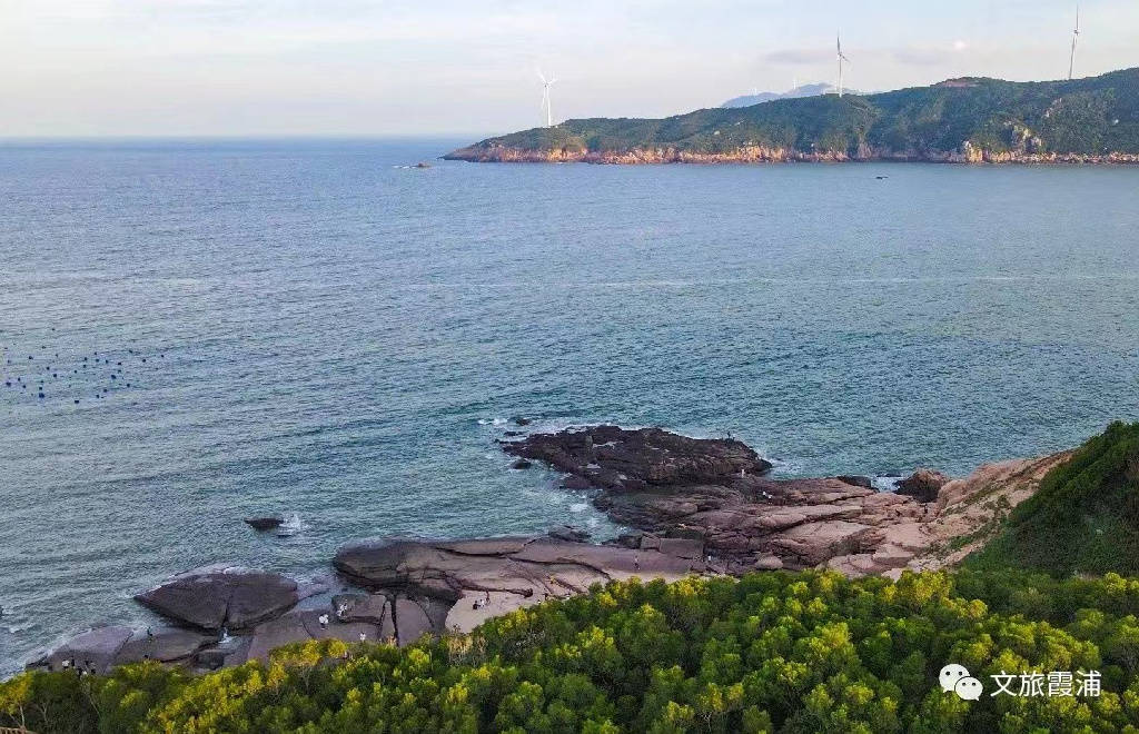 霞浦下尾岛丨​火山岩石有洞天