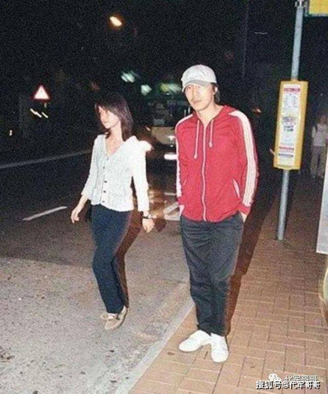 于文凤正是于镜波的小女儿,在53岁那年,有了这个小棉袄,可以说是名副