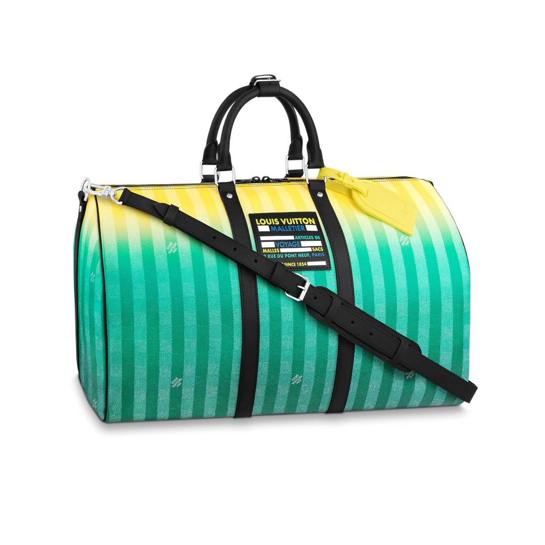 覆盖旅行包,日常斜挎包,托特包等多种包型,致敬 lv