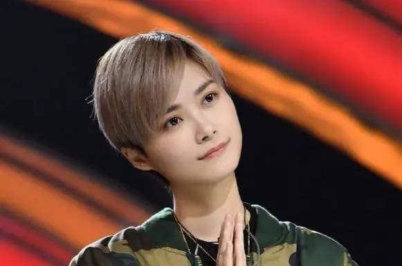 原创她越变越美的秘密李宇春造型大分析