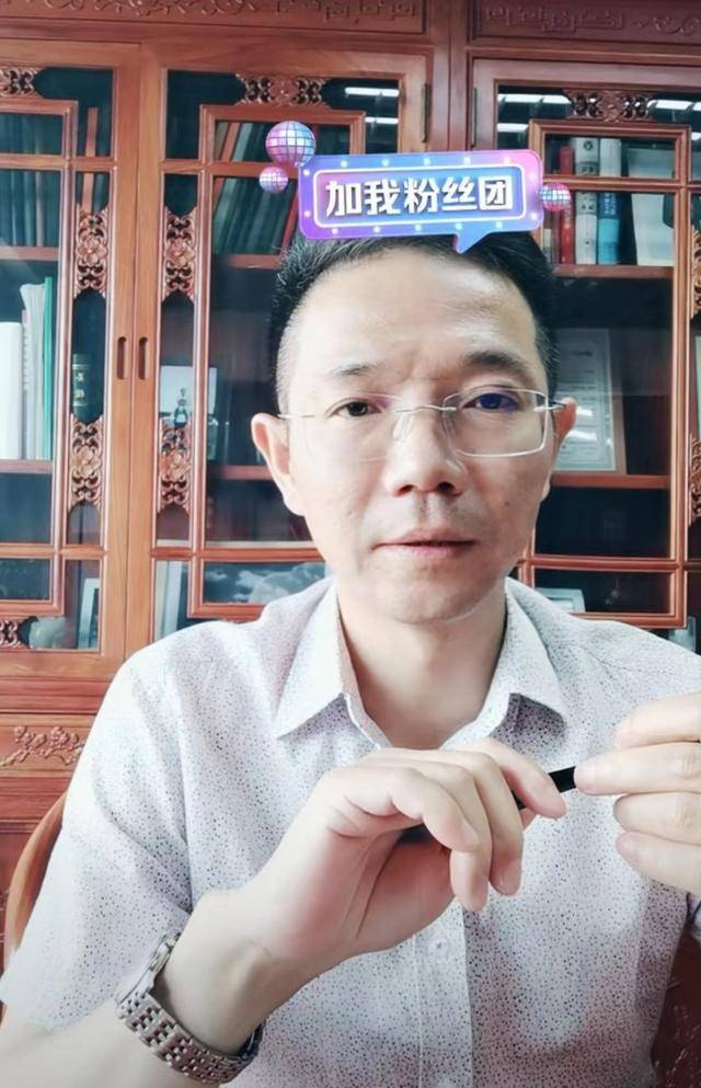 原创民转刑有望李圣律师现身直播转笔动作成焦点