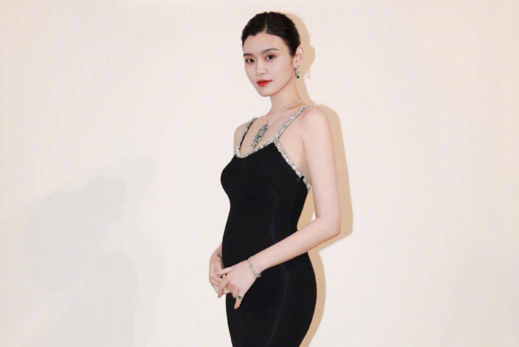 女儿手指超白美,奚梦瑶透露她很害羞_宝宝_王厚杰_消息