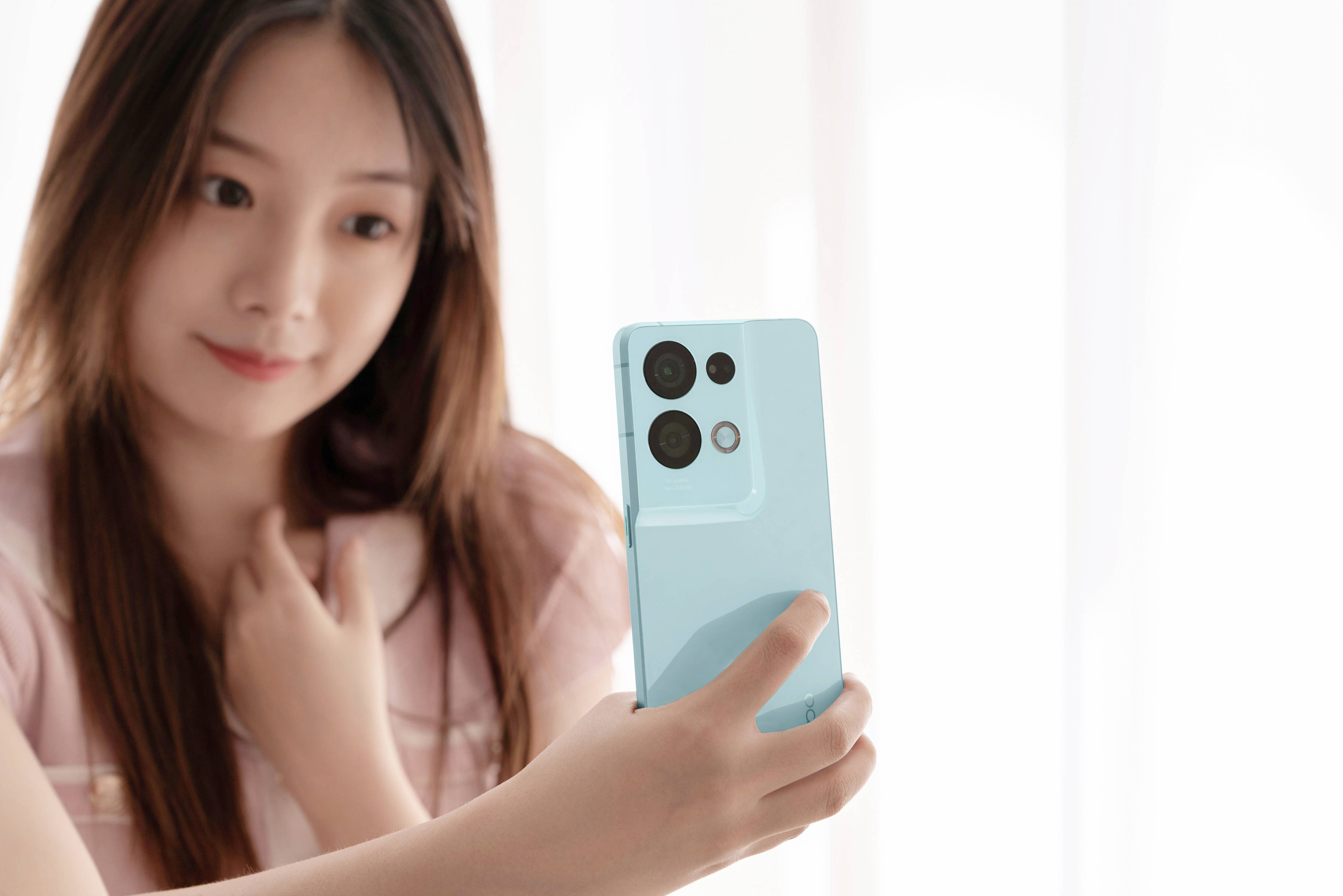 u1s1,想要打造叫好又叫座的手机,还得是颜值高性能