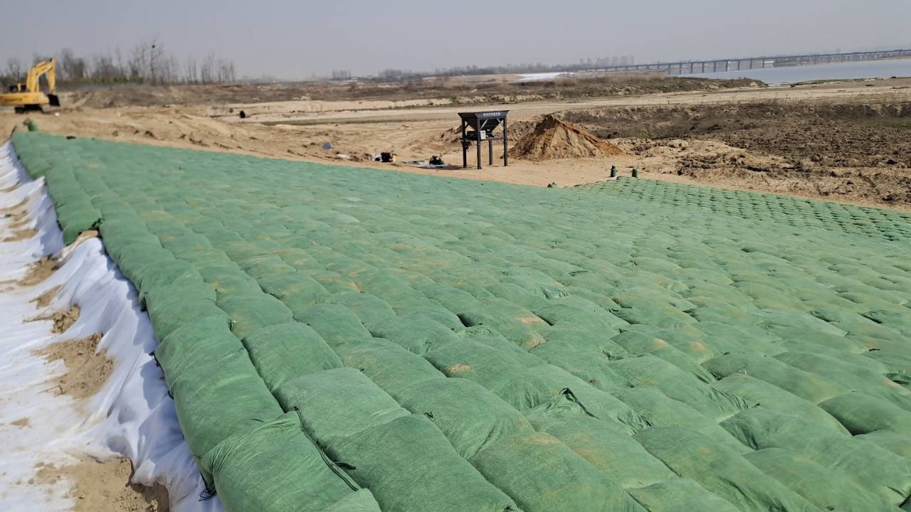 护坡土工布袋在实际施工应用中需要注意哪些环节