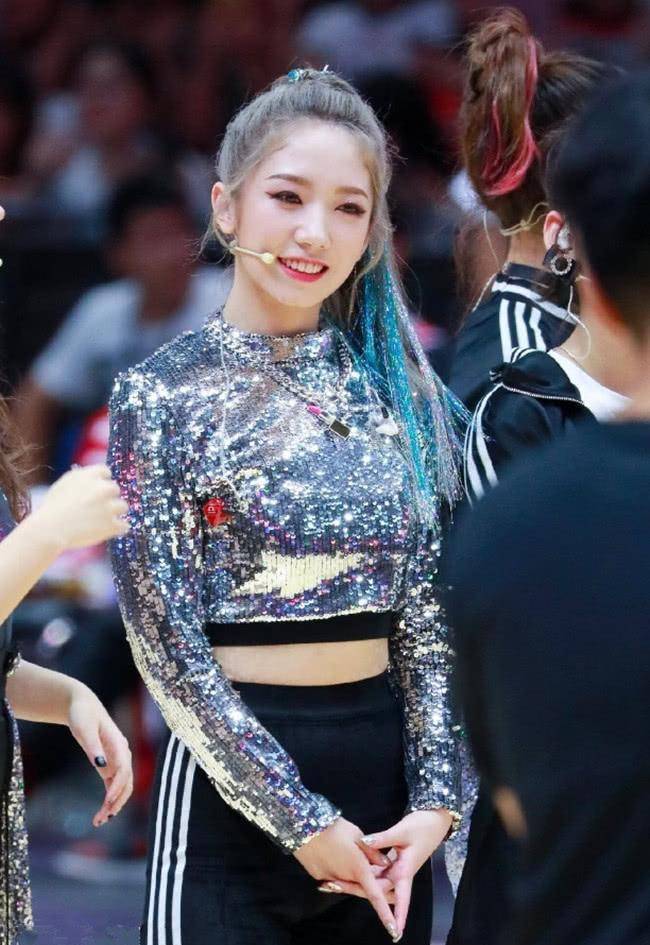 原创孟美岐果然胖了看到她肚子上的肉肉网友绝对不止100斤
