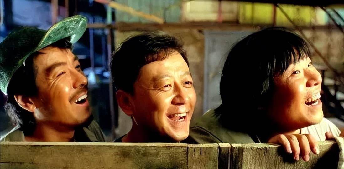 通过电影《高兴》的细节,解读刘高兴的性格特征,和小说有何不同_智慧