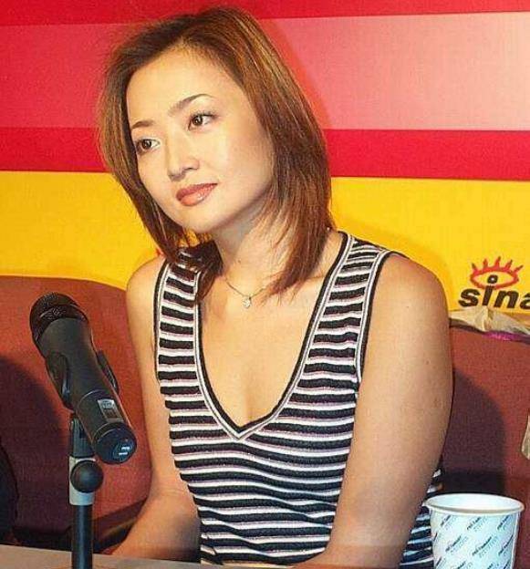 原创知名女演员原华与央视名嘴沙桐离婚后嫁圈外人生一子幸福美满