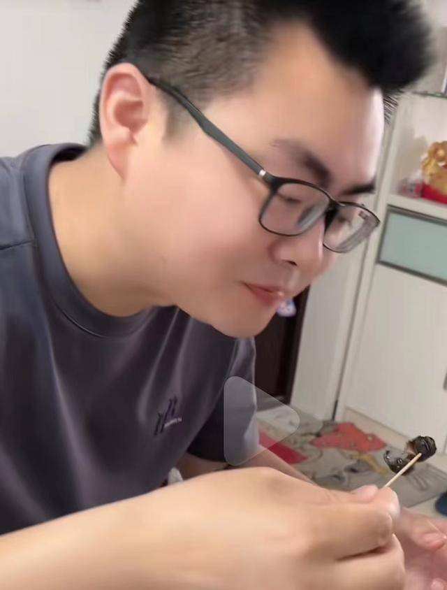 原创田静晒姚威吃田螺画面悦悦大声喊叫表情夸张威威认亲后变化大