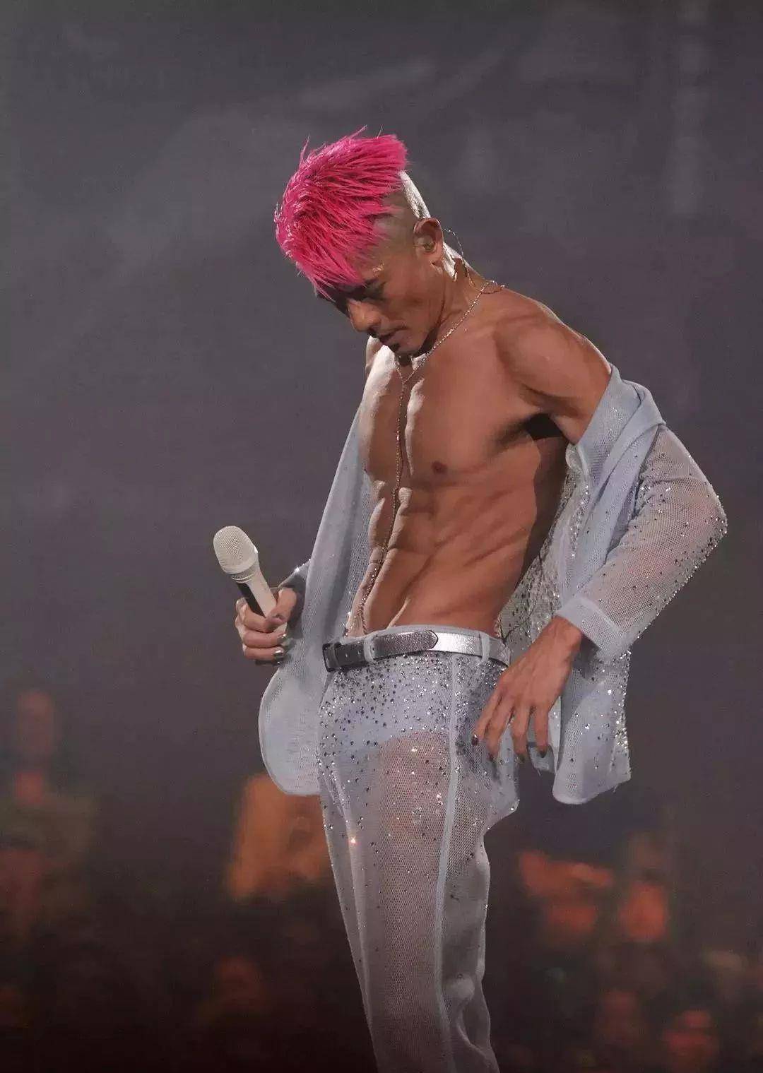 娱乐圈男明星的腹肌照,哪一位是你喜欢的菜?_身材_彭于晏_功夫小子