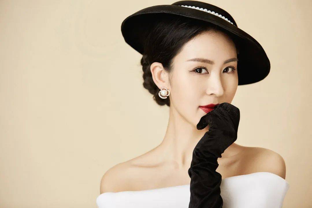 周莹雅学勇立时代潮头开创女性教育平台光明未来