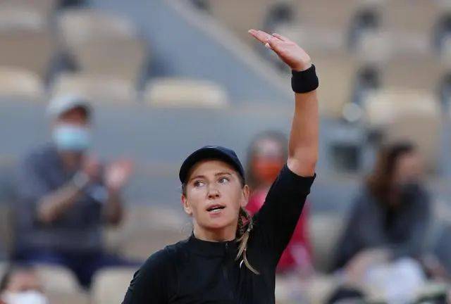 原创霸气仍在拼劲十足的阿扎为何法网让人记住的只是她的眼泪