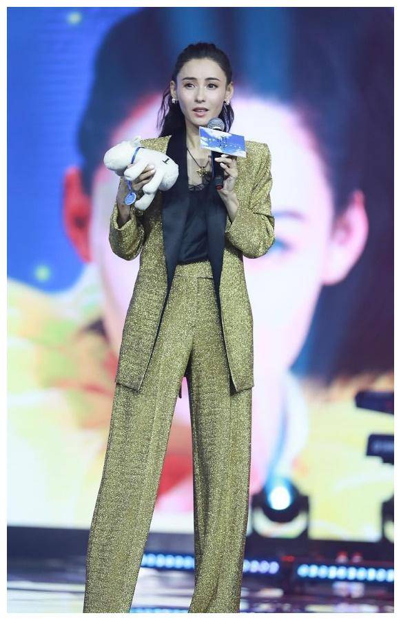 原创张柏芝衣品在线穿高腰阔腿裤打造大长腿韵味十足