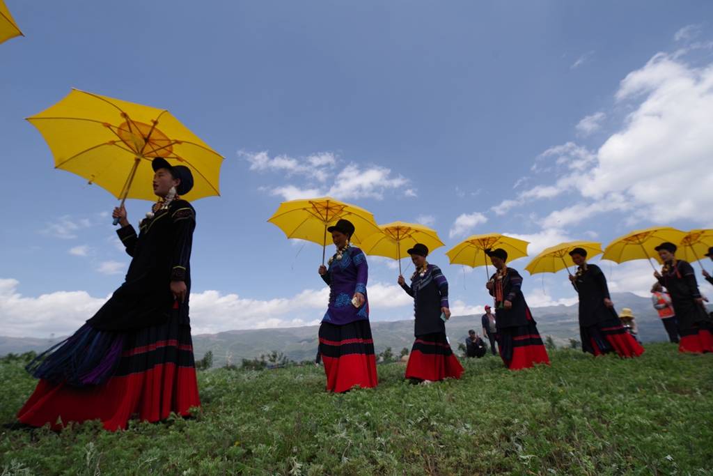 建州70年网红看凉山走进布拖看变化