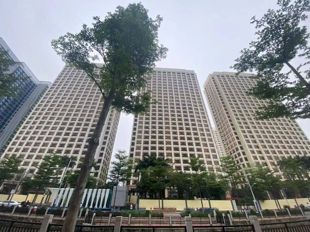 ▽就是这几栋楼啦▽事实上,本宗地就是已经建成多年的阳光国际酒店