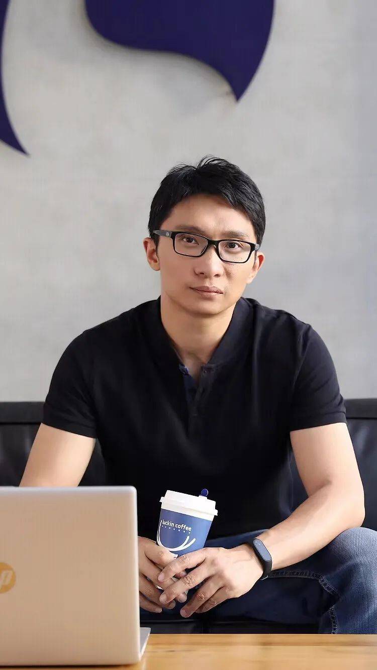 瑞幸咖啡杨飞:从谷爱凌到椰云拿铁,瑞幸的增长方法论 | 创业说_营销_运营_品牌