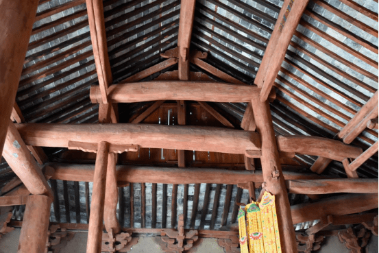 苏长军)梁架结构为四架梁对前单步梁后双步梁用四柱,后檐施抱头梁