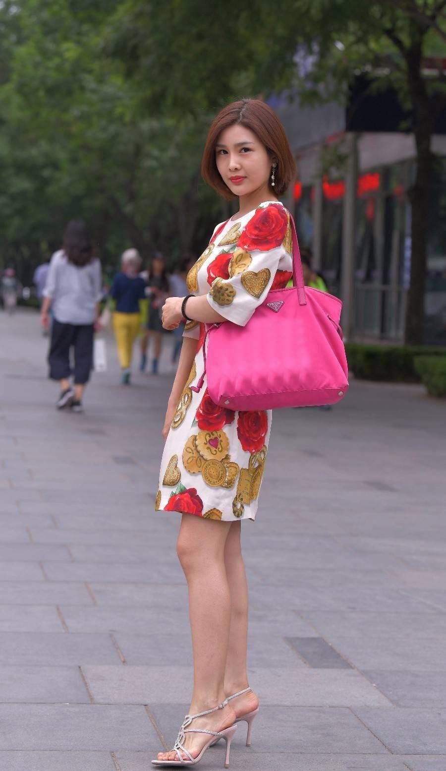 紧身显身材,时尚显气质,太有女人味了_高跟鞋_美女_时尚