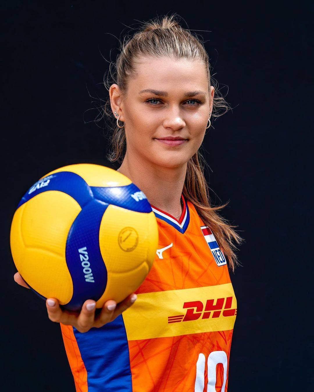 原创新科欧冠mvp加比埃格努是目前世界上最优秀的排球运动员