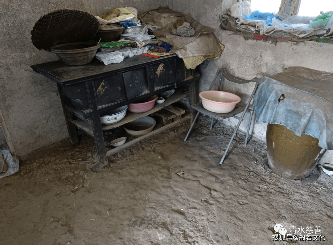 当患病孤寡经济拮据汇集一身农村老人的晚年生活一言难尽