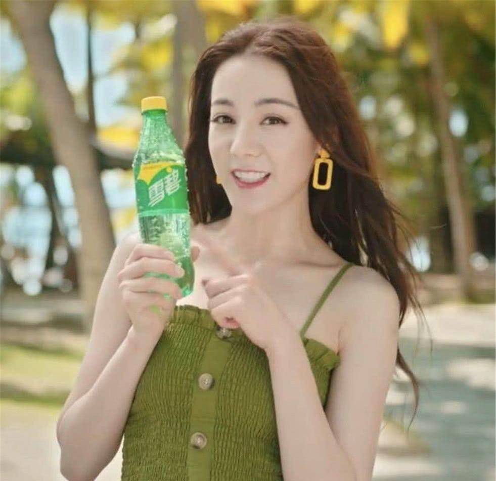 原创迪丽热巴和李成敏的不同同样是代言雪碧的广告