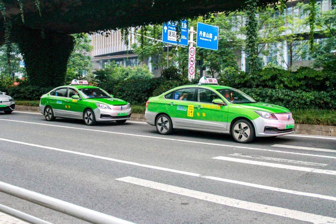 东风富康es600丨成都绿色名片出租车升级了