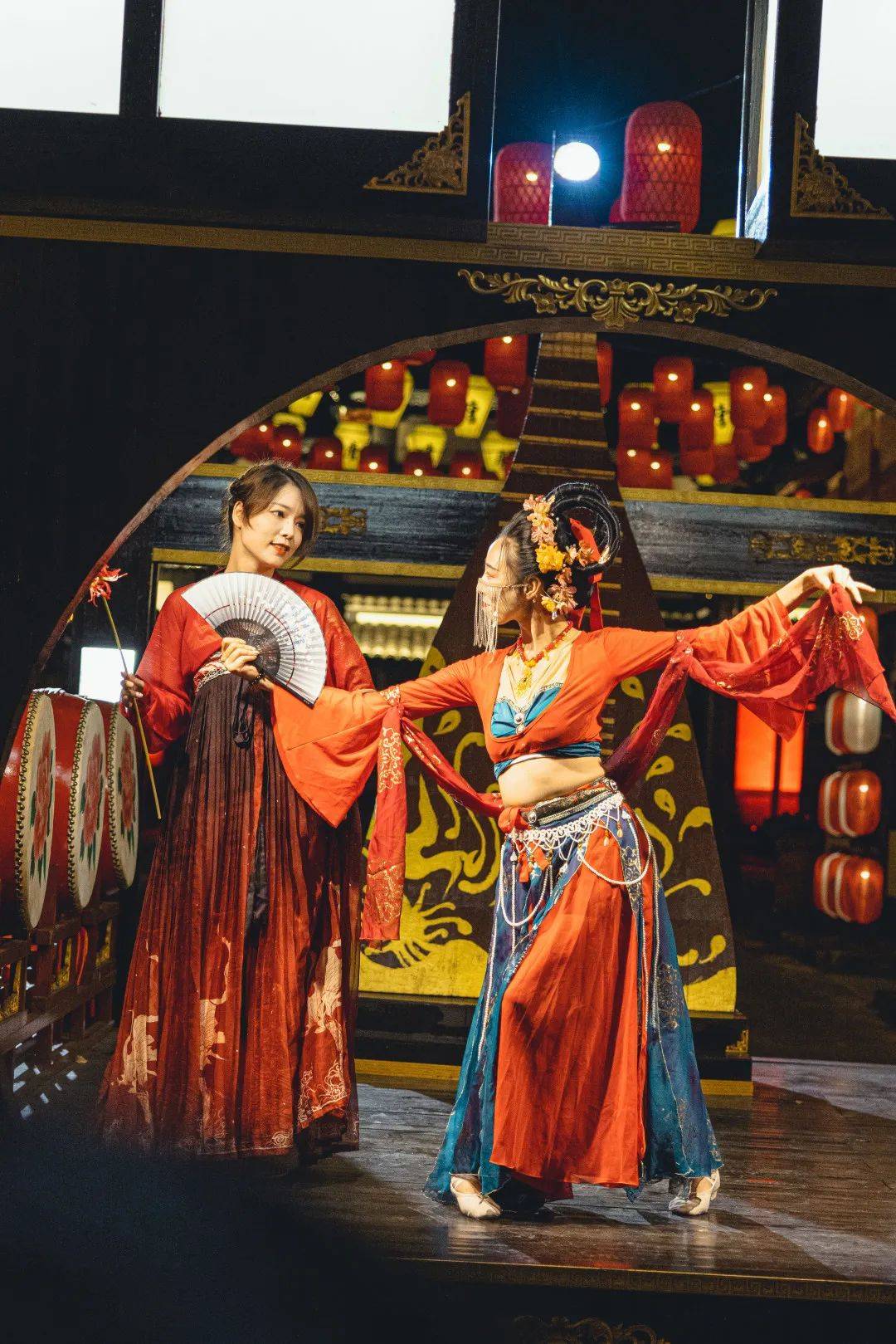 40000㎡古装实景剧本杀40个npc陪你2天1夜