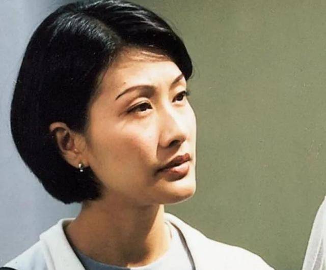 陈慧珊在《壹号皇庭》中饰演一位律师.这是她参演的第一部电视剧.